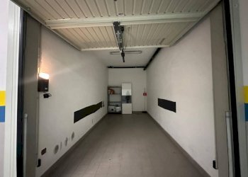 Box auto - Two-room apartment via Frinco, Torino (neighborhood Santa Rita) - photo 39