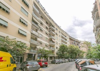 Facciata - Box via Giuseppe Bagnera, 52, Roma - foto 1