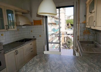 Cucina - Bilocale via Bartolomeo Carrea, 5, Genova (zona Sampierdarena) - foto 2