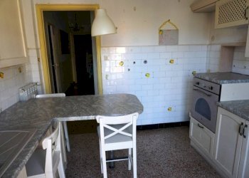 Cucina - Bilocale via Bartolomeo Carrea, 5, Genova (zona Sampierdarena) - foto 3
