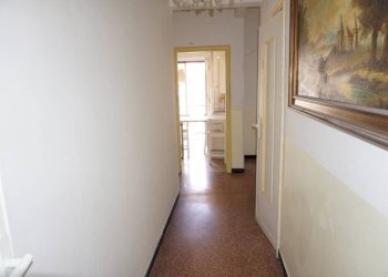 Corridoio - Bilocale via Bartolomeo Carrea, 5, Genova (zona Sampierdarena) - foto 11