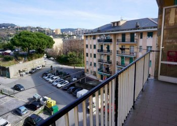Balcone - Bilocale via Bartolomeo Carrea, 5, Genova (zona Sampierdarena) - foto 13
