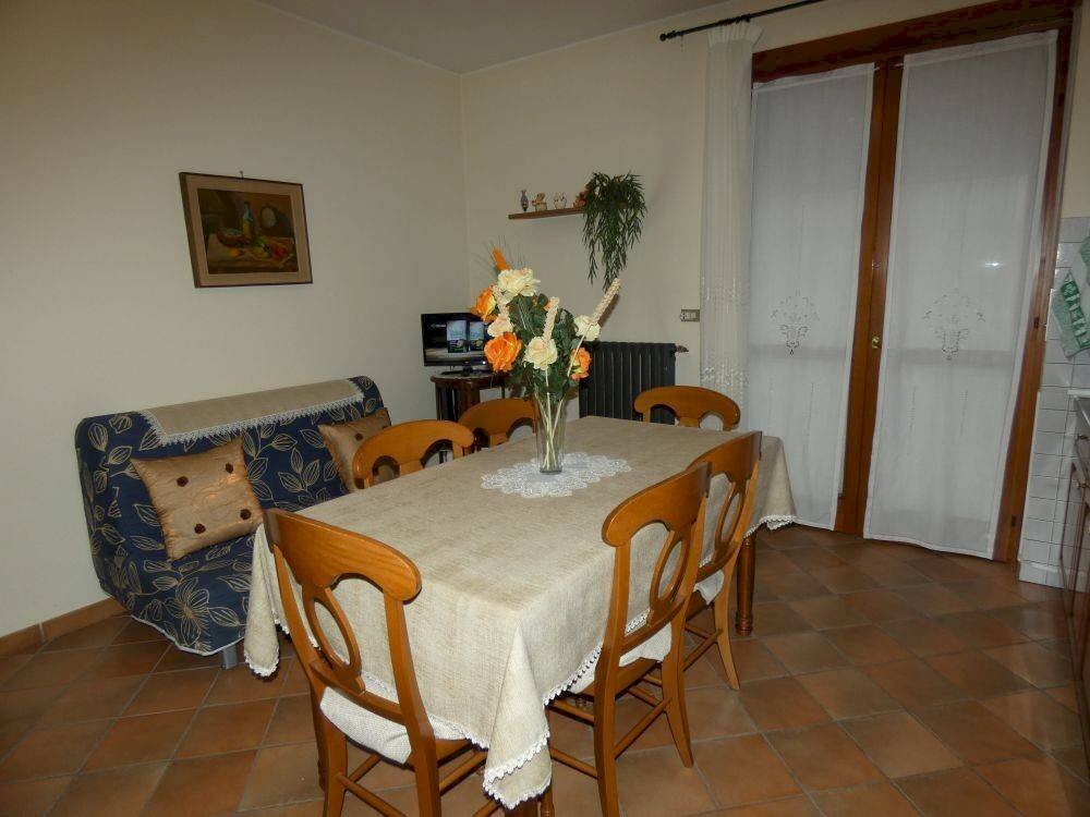 Salone - Two-room apartment via Crimea, Bra - photo 2