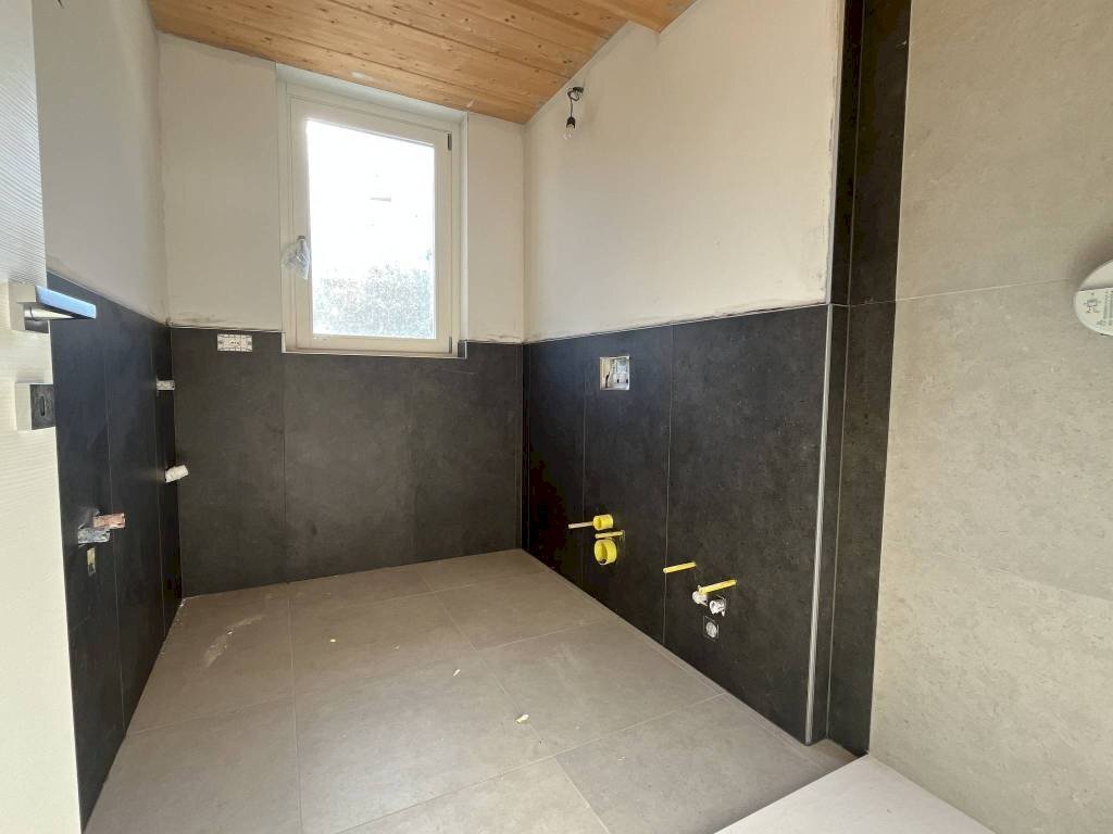 Bagno - Bilocale contrada Maioni, 16, Sondrio - foto 3