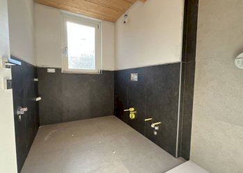 Bagno - Bilocale contrada Maioni, 16, Sondrio - foto 3