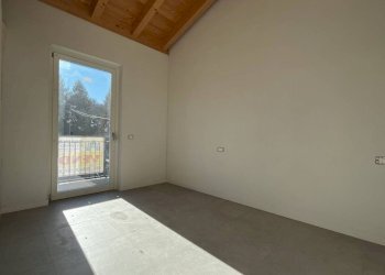 Camera da letto - Bilocale contrada Maioni, 16, Sondrio - foto 5