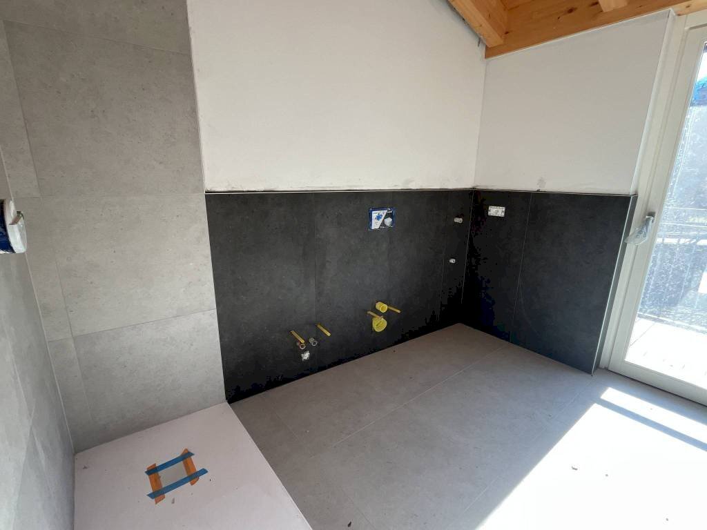 Bagno - Bilocale contrada Maioni, 16, Sondrio - foto 3