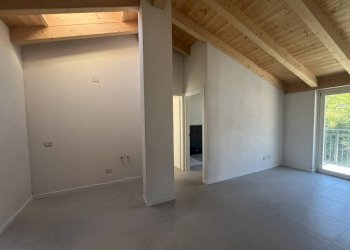 Camera da letto - Bilocale contrada Maioni, 16, Sondrio - foto 2