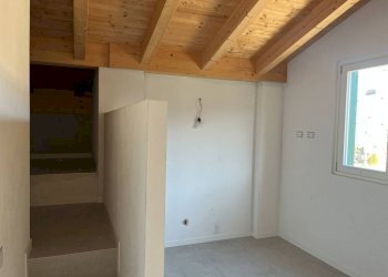 Camera da letto - Bilocale contrada Maioni, 16, Sondrio - foto 5