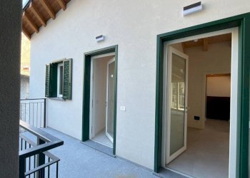 Balcone - Appartamento contrada Maioni, 16, Sondrio - foto 1