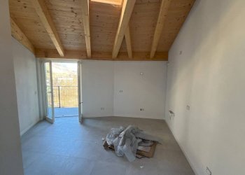 Cucina - Appartamento contrada Maioni, 16, Sondrio - foto 2