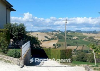 Vista - Villa Frazione Sant'Apollinare, 118, Arcevia - foto 3