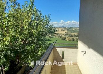 Balcone - Villa Frazione Sant'Apollinare, 118, Arcevia - foto 5