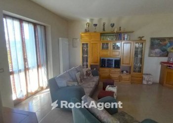 Salone - Villa Frazione Sant'Apollinare, 118, Arcevia - foto 14