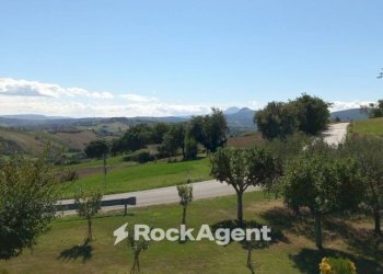 Vista - Villa Frazione Sant'Apollinare, 118, Arcevia - foto 18