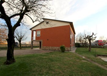 IMG_9352.JPG - Casa indipendente Via Tombetto 18-22, Valsamoggia - foto 4