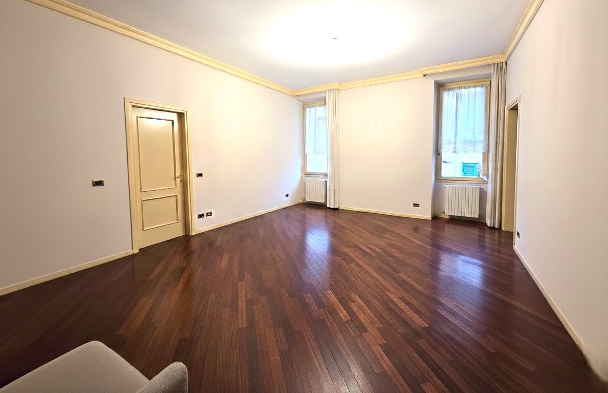 SOGGIORNO - Four-room apartment Via Fratelli Porcellaga, Brescia - photo 2