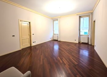 SOGGIORNO - Appartamento Via Fratelli Porcellaga, Brescia - foto 2