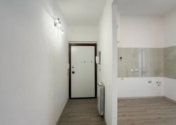 ingresso - Two-room apartment Via Luigi Cadorna, Vado Ligure - photo 3