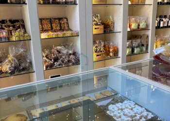 Locale Commerciale Piazza Carlo Montanari 143/A, Torino (zona Santa Rita) - foto 1