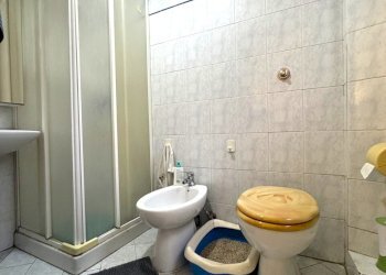 bagno - Bilocale Via del Bisenzio, Vernio - foto 9