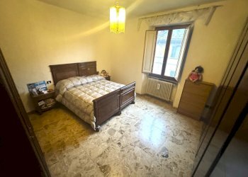 camera da letto - Bilocale Via del Bisenzio, Vernio - foto 13