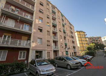 8.1 edificio.jpg - Four-room apartment VIA SANT'ALBERTO  11A, Genova (neighborhood Sestri Ponente) - photo 27