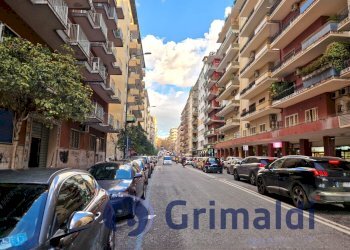 101.jpg - Box Napoli (neighborhood Vomero) - photo 2