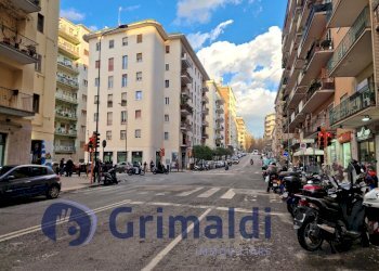 103.jpg - Box Napoli (neighborhood Vomero) - photo 3