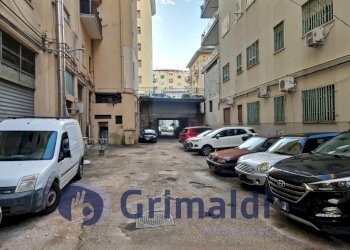 115.jpg - Box Napoli (neighborhood Vomero) - photo 8
