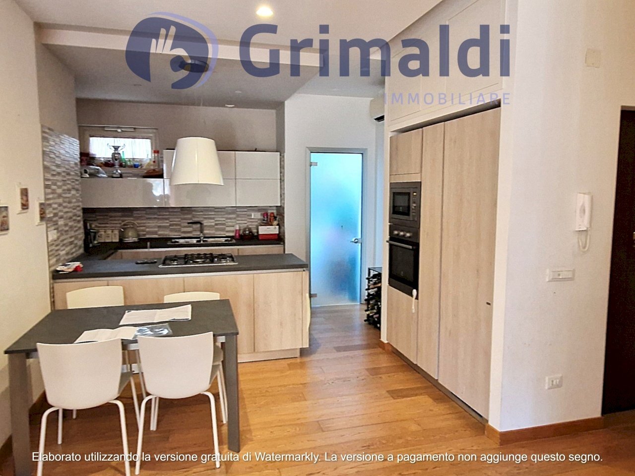 207.jpg - Three-room apartment Via Giacinto Gigante 43, Napoli (neighborhood Arenella) - photo 3