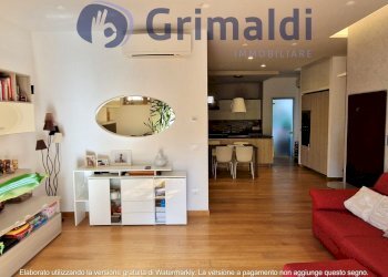 205.jpg - Trilocale Via Giacinto Gigante 43, Napoli (zona Arenella) - foto 3