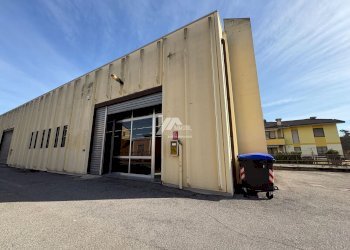 WhatsApp Image 2026-02-16 at 17.06.28 (3)_risultat - Locale Commerciale Via Orzinuovi, Brescia (zona Chiesanuova) - foto 9