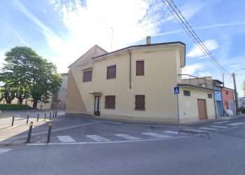 20260504_083424[1].jpg - Villa Via Baldesio 109, Casalmaggiore - foto 2