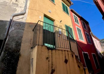 Semi-detached house Via Cristoforo Colombo, 7 
 Carrodano, Carrodano - photo 1