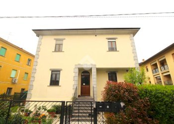 Three-room apartment Via della pace, Medicina - photo 2