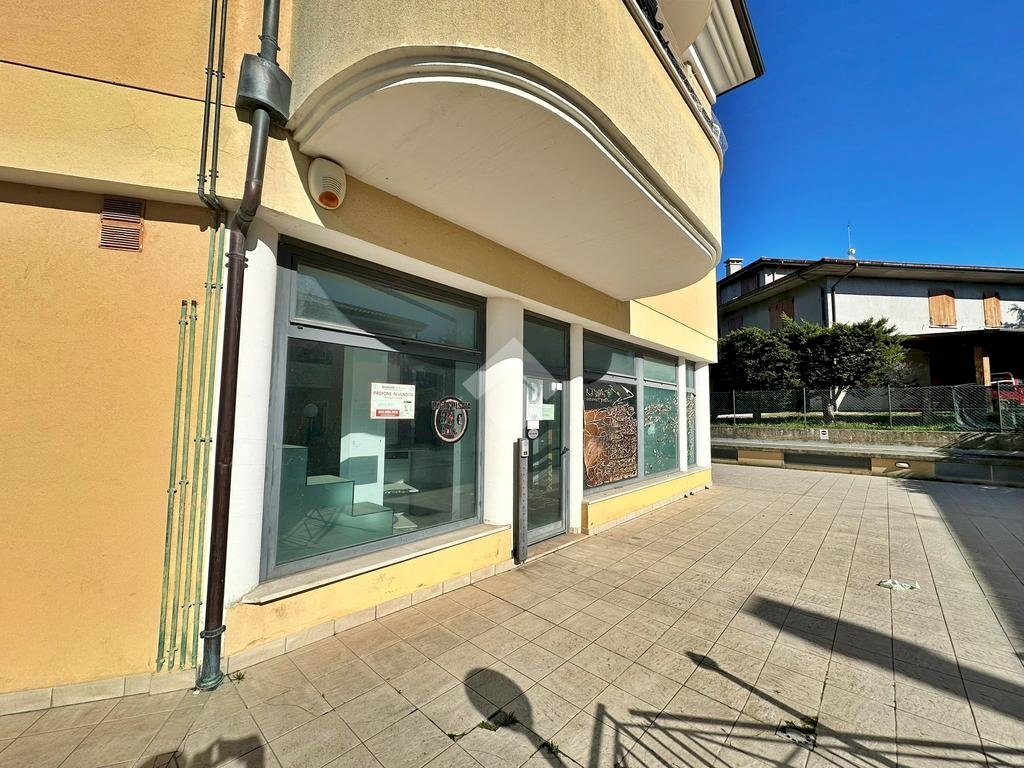 Negozio Via Donizetti, Tavullia - foto 1