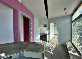 Negozio Via Donizetti, Tavullia - foto 10