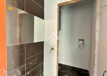 Negozio Via Donizetti, Tavullia - foto 14