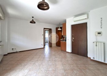 Two-room apartment Via Milano, Vittuone - photo 1