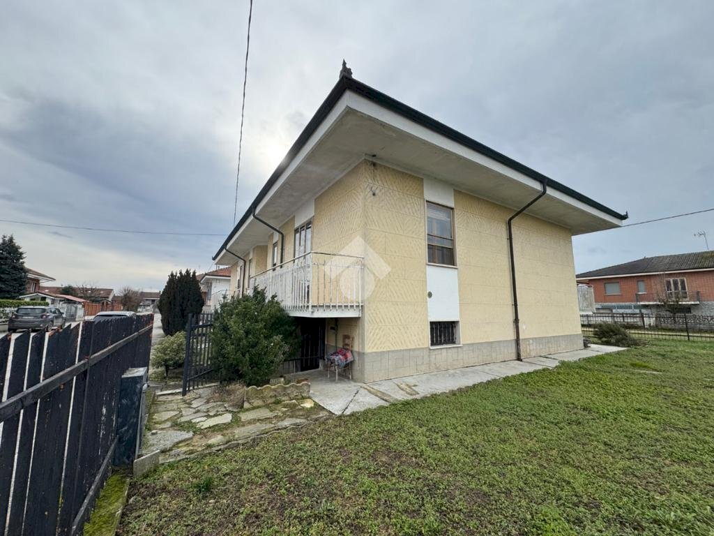 Casa indipendente Via Poirino, Carmagnola - foto 1