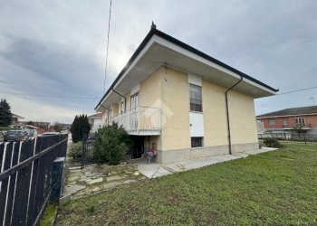 Casa indipendente Via Poirino, Carmagnola - foto 1