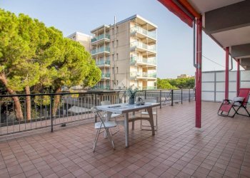 Three-room apartment Viale Tritone, hamlet Pinarella, Cervia - photo 1
