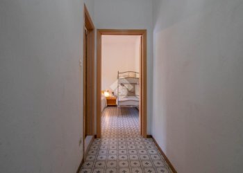 Three-room apartment Viale Tritone, hamlet Pinarella, Cervia - photo 13