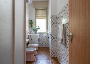 Three-room apartment Viale Tritone, hamlet Pinarella, Cervia - photo 28