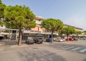 Three-room apartment Viale Tritone, hamlet Pinarella, Cervia - photo 33