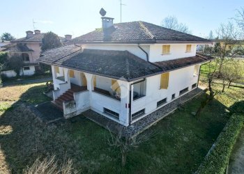 Villa Via Wolfgang Amadeus Mozart, Reggiolo - foto 1