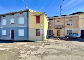 Semi-detached house Piazza Adolfo Tedeschi, Luzzara - photo 5