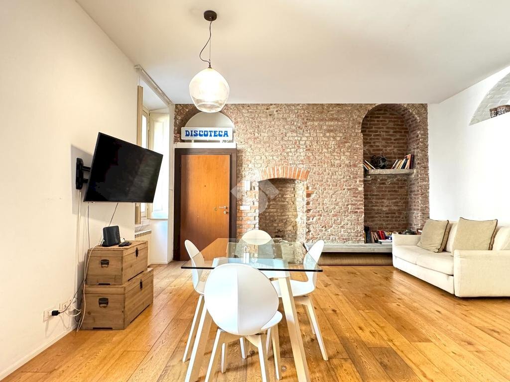 Two-room apartment Via Giulio Tarra, Milano (neighborhood Centrale) - photo 1