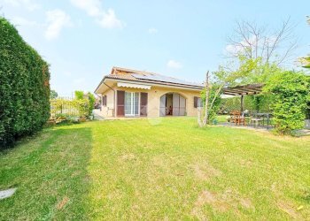 Villa Via al. Sale, Alessandria - foto 1